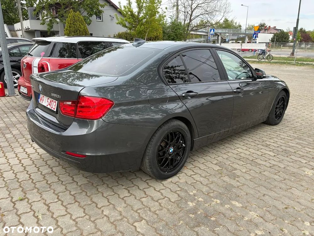 BMW Seria 3 320i xDrive - 4