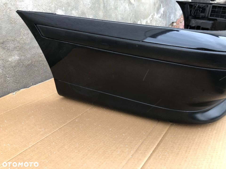 BMW E39 ZDERZAK tył touring hak COSMOSSCHWARZ 303 - 9