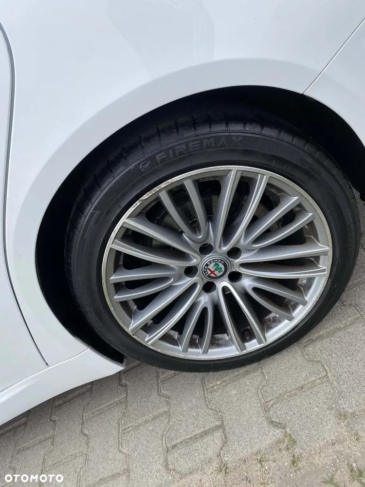 Alfa Romeo Giulia 2.2 AT8 Super - 22