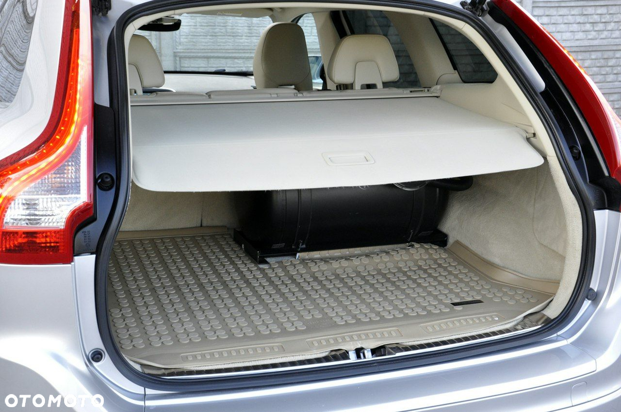 Volvo XC 60 T5 AWD Momentum - 9