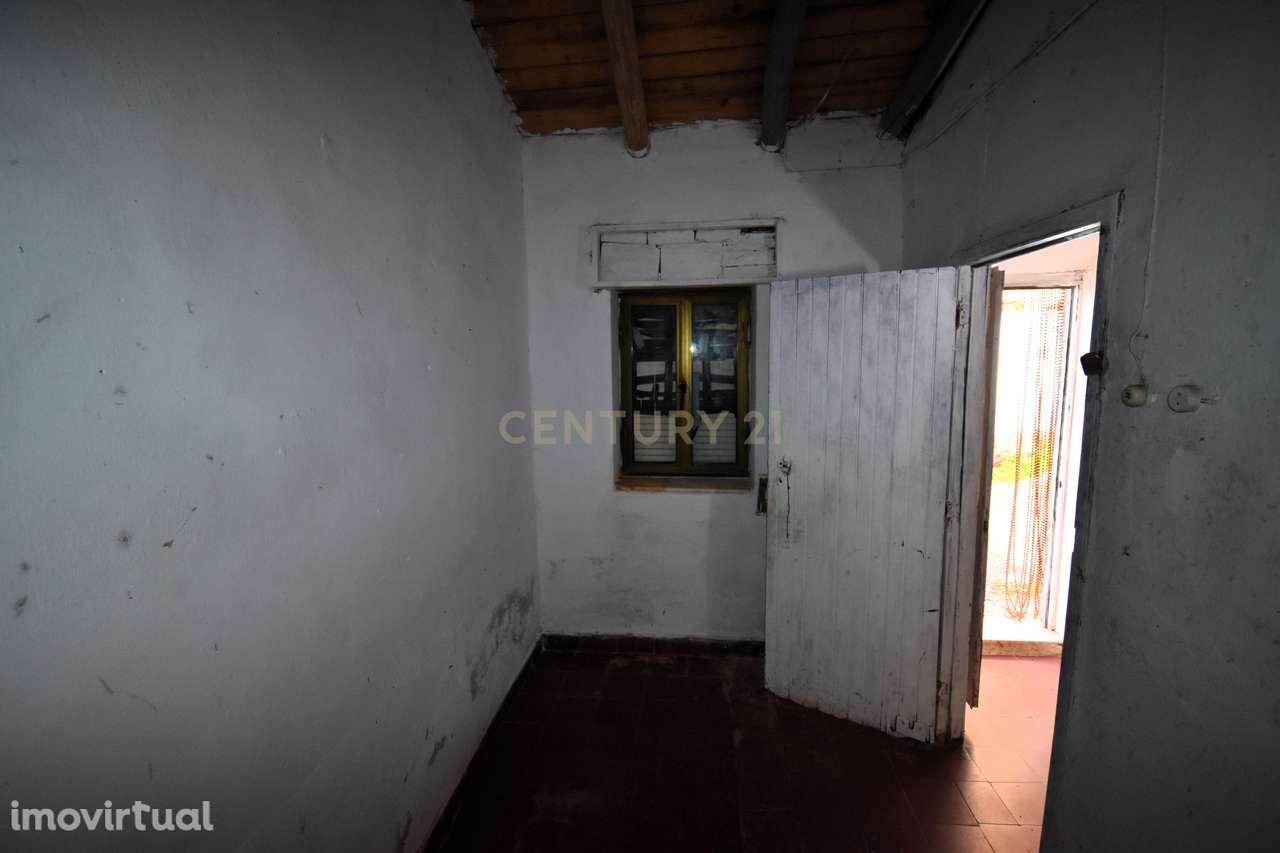 Moradia térrea para renovar com vista para o Castelo de Silves - Grande imagem: 4/19