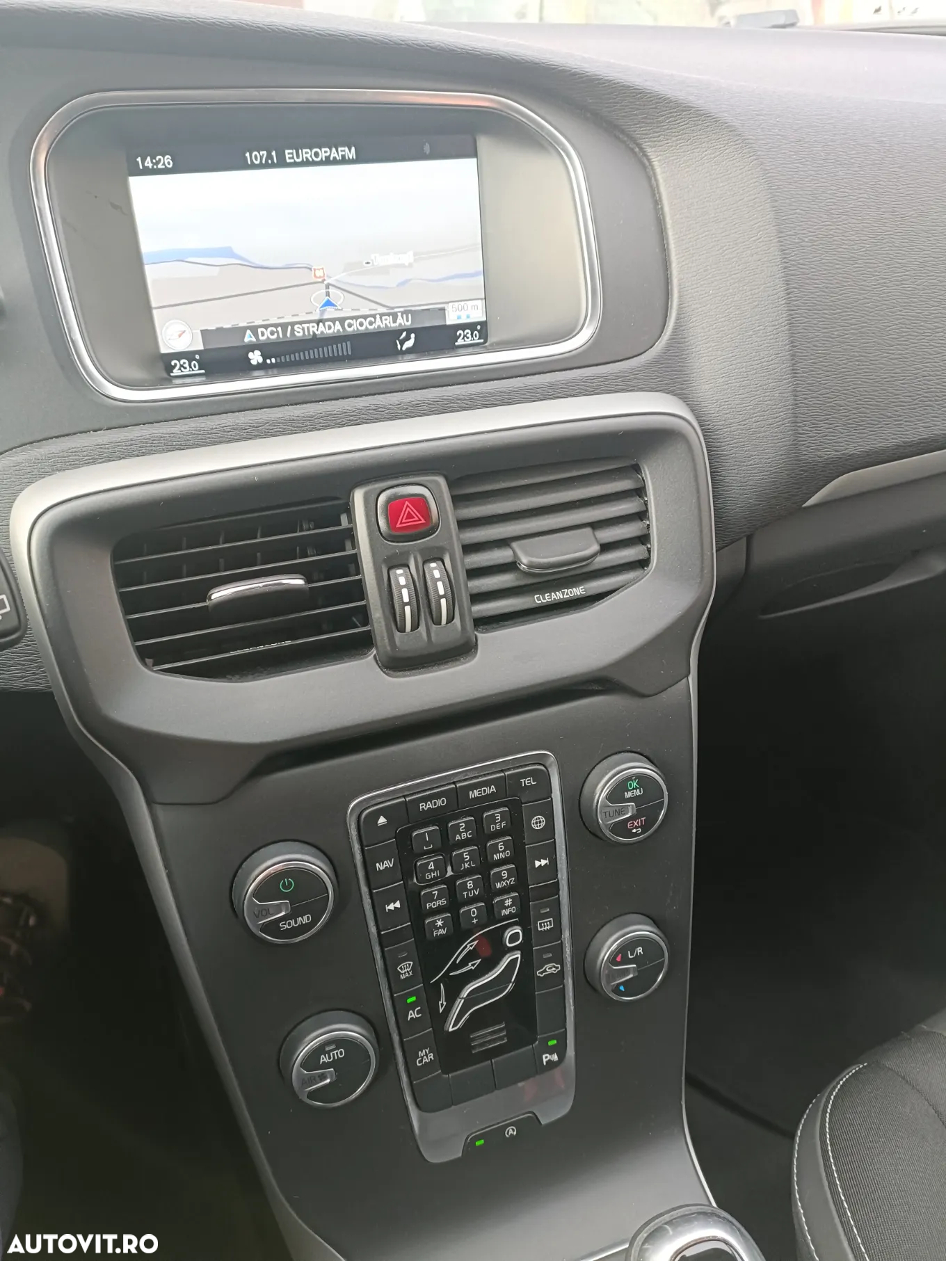 Volvo V40 D2 Momentum - 7