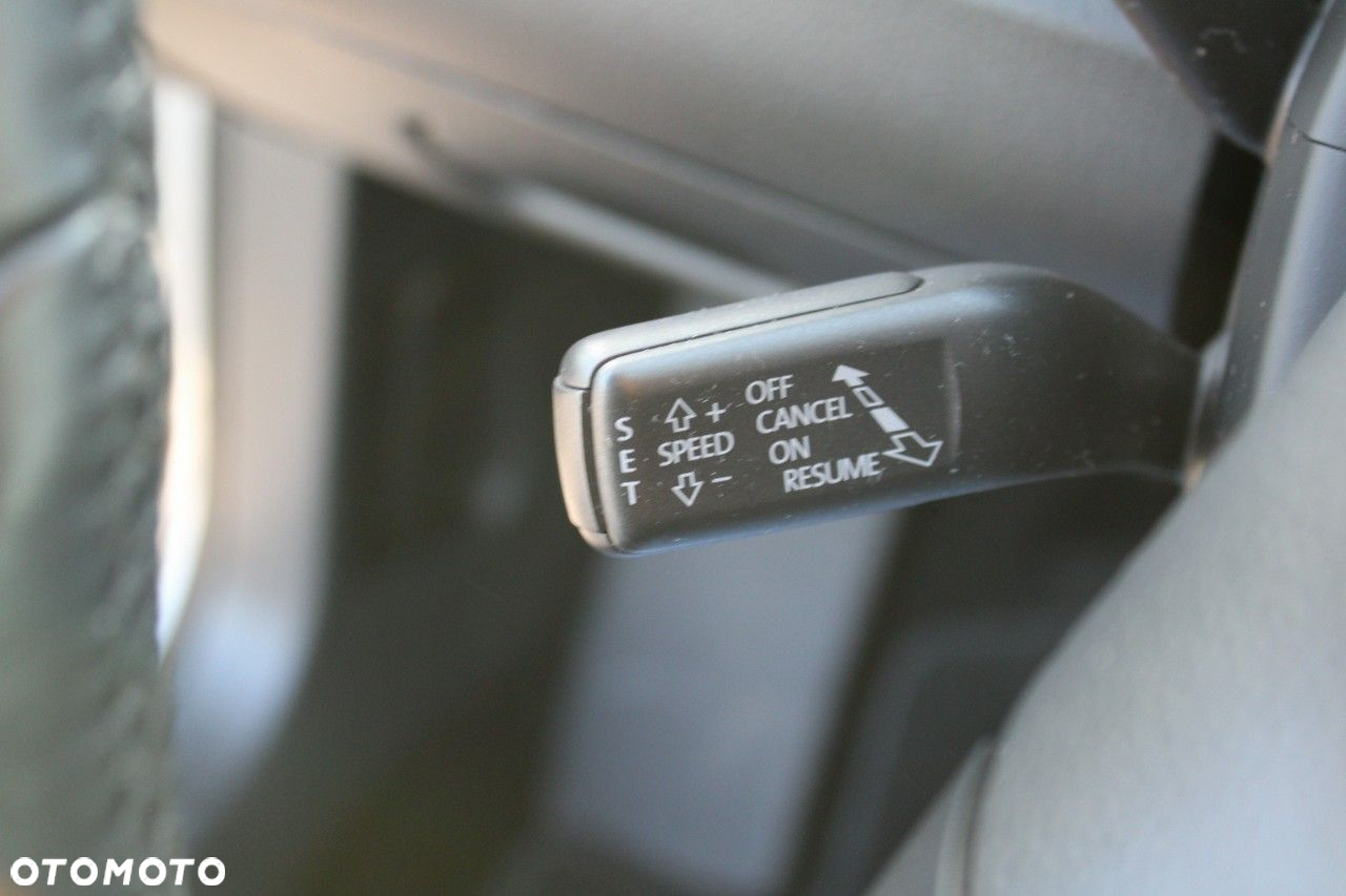 Volkswagen Passat - 20
