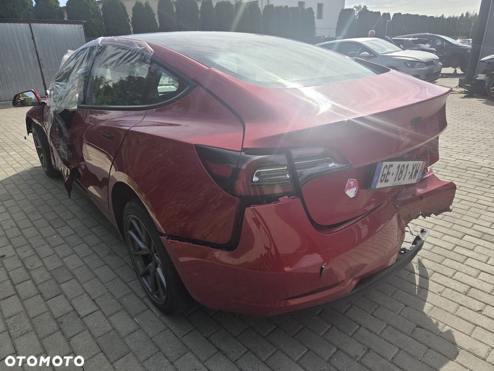 Tesla Model 3 - 1