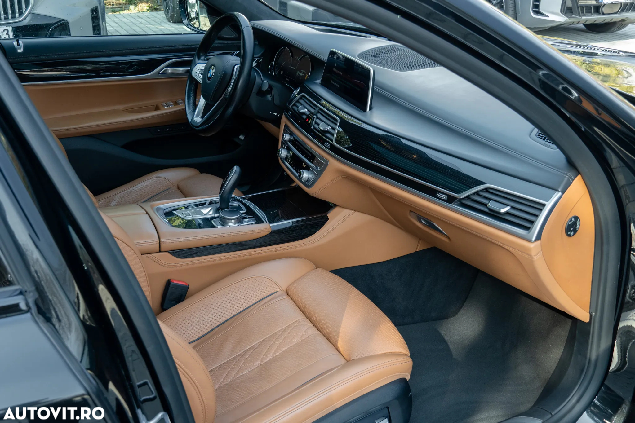 BMW Seria 7 740Le xDrive iPerformance - 14