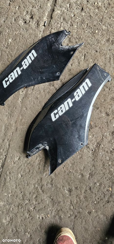 Osłona plastik owiewka boczek prawy Can Am Spyder RS Rotax 990 12r. - 3