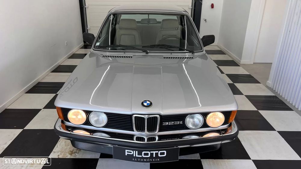 BMW 323 - 4