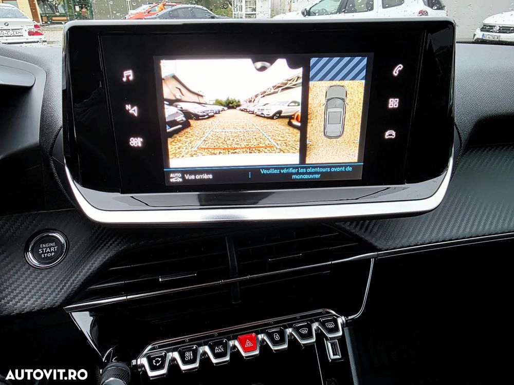 Peugeot 2008 PureTech 130 EAT8 GT - 28