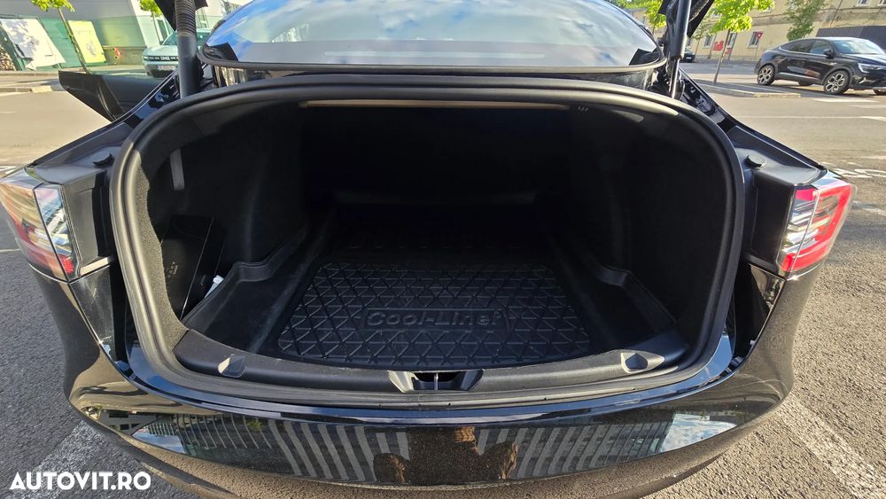 Tesla Model 3 - 27