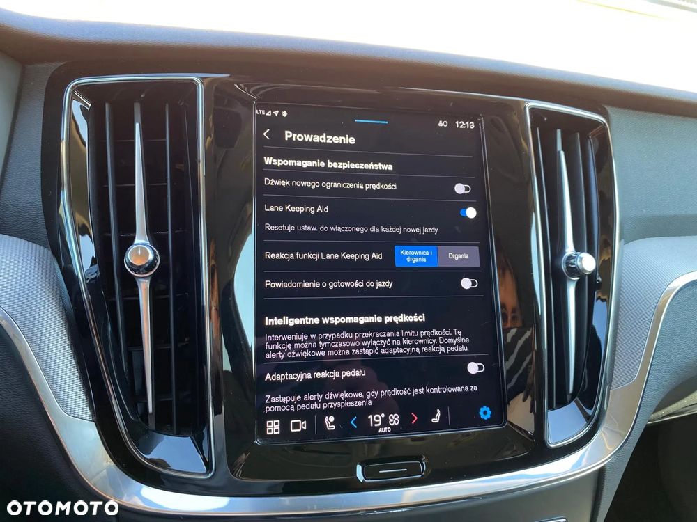 Volvo V60 T6 Plug-in Hybrid AWD Plus Bright - 33