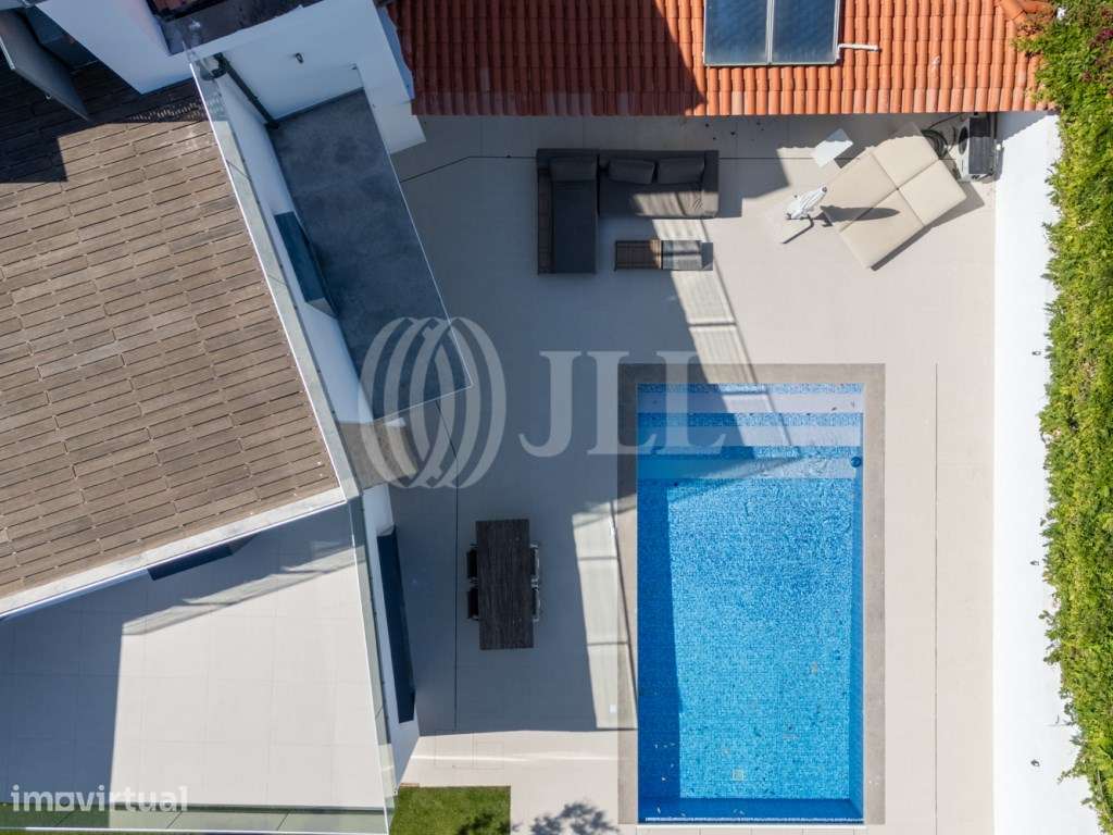 Moradia T5+1 com piscina no centro de Cascais - Grande imagem: 2/46
