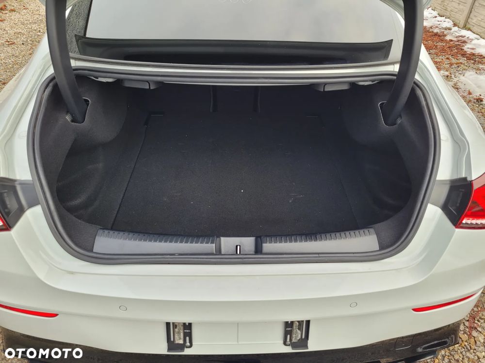 Mercedes-Benz CLA - 12