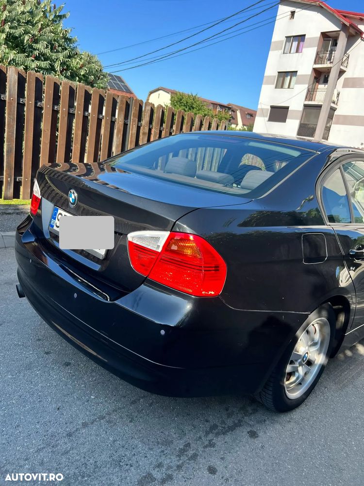 BMW Seria 3 318i - 5