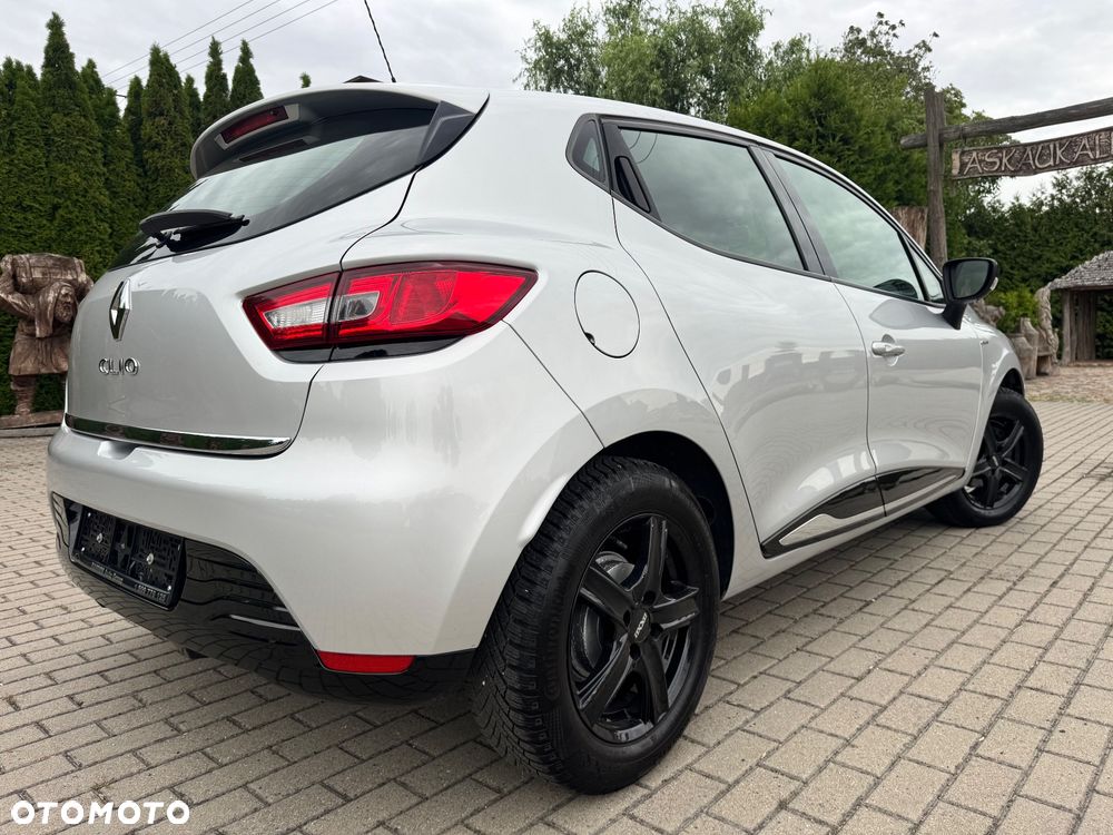Renault Clio 1.2 16V 75 Limited - 9