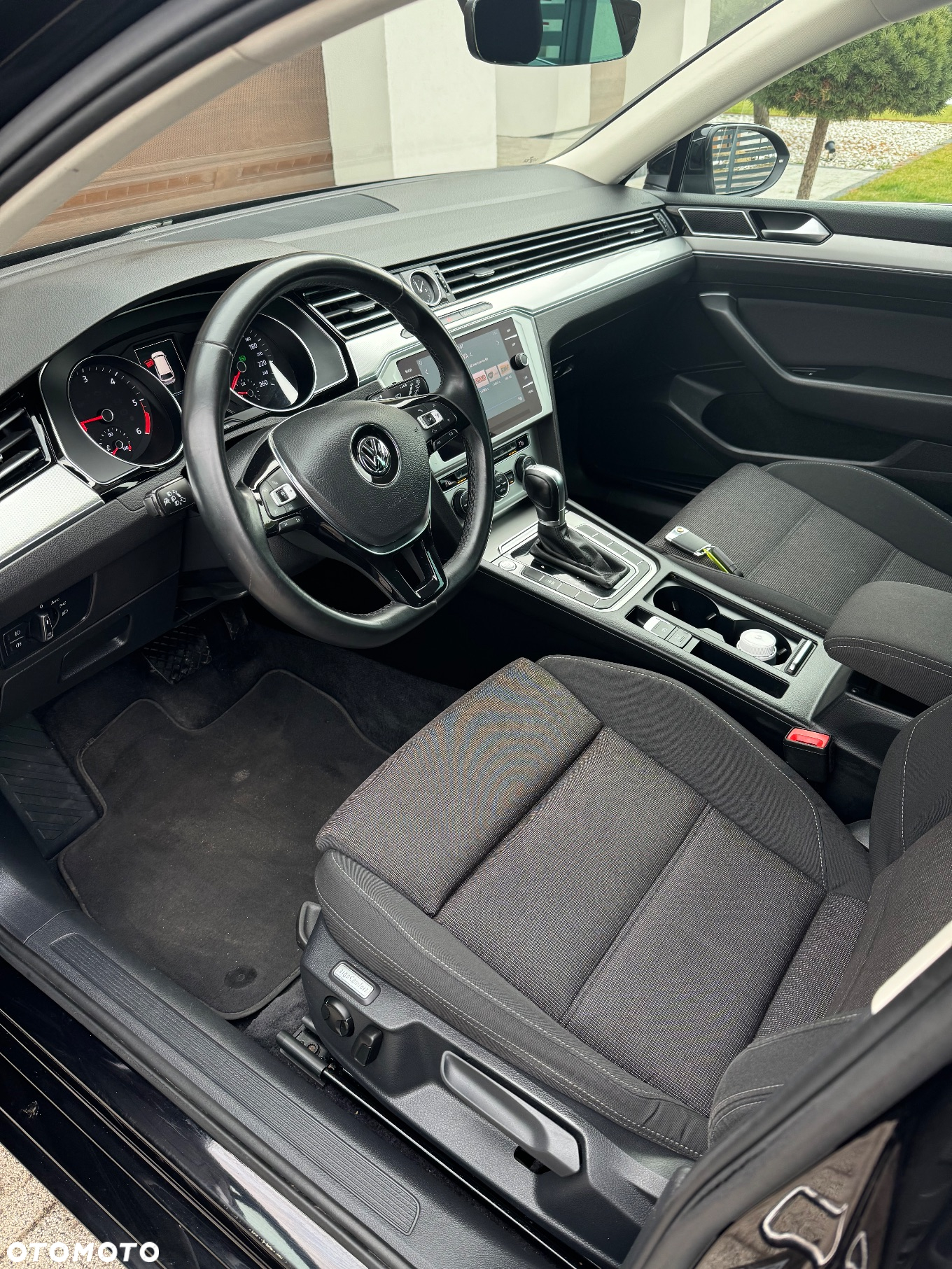 Volkswagen Passat Variant 1.6 TDI SCR DSG Comfortline - 9