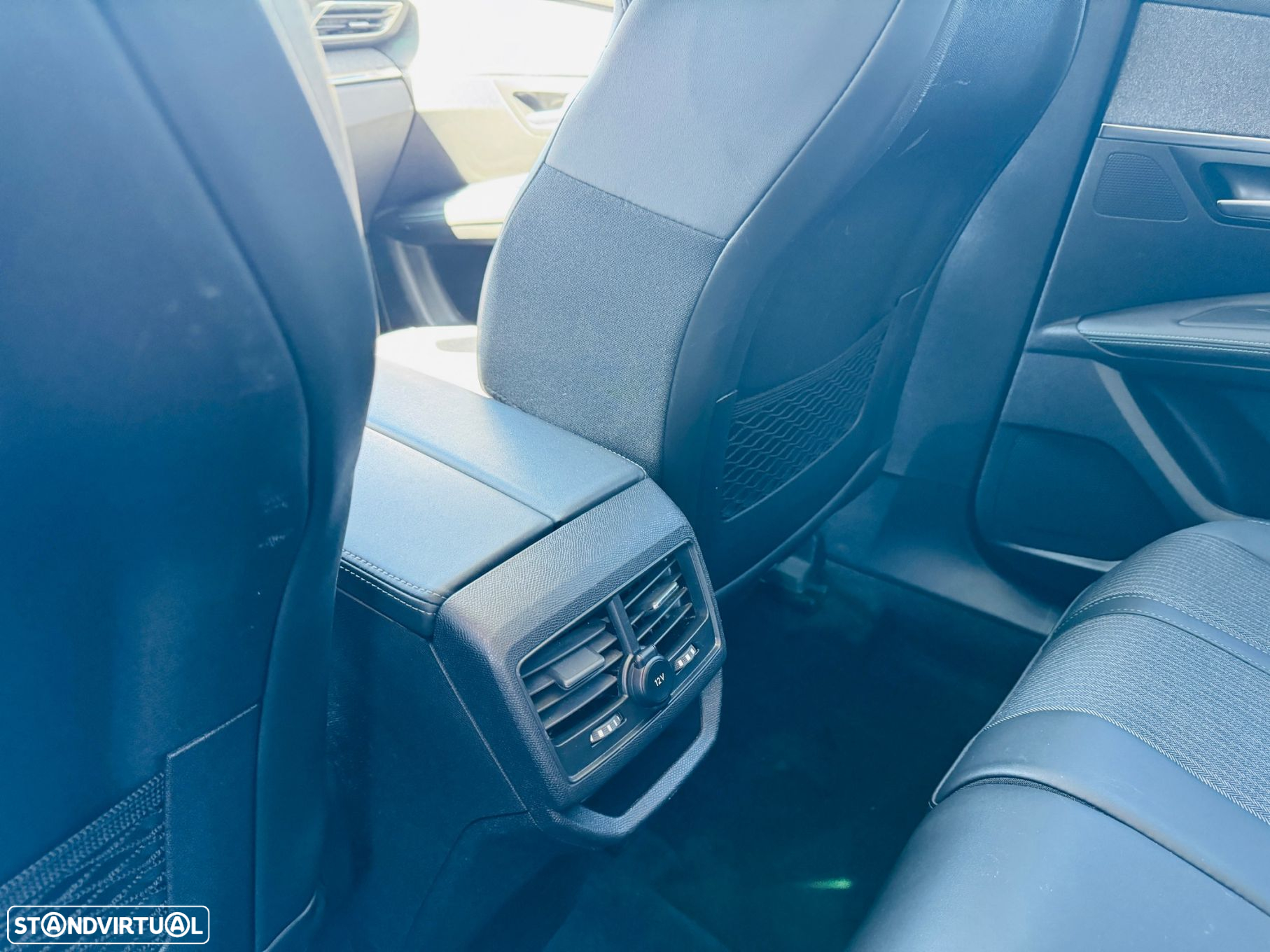 Peugeot 3008 1.5 BlueHDi Allure EAT8 - 23
