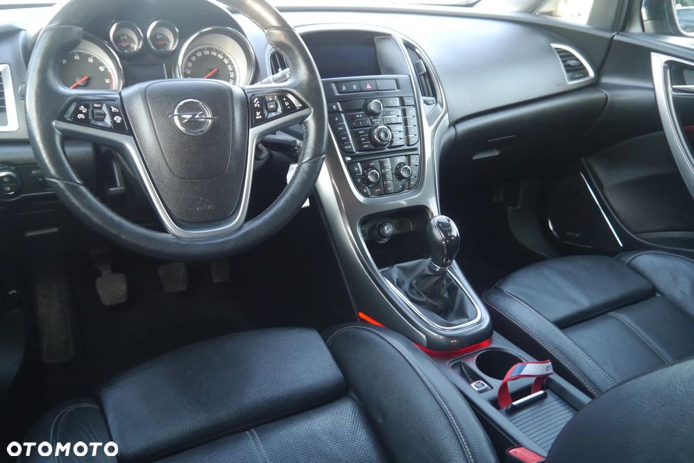 Opel Astra 1.4 Turbo Exklusiv - 26