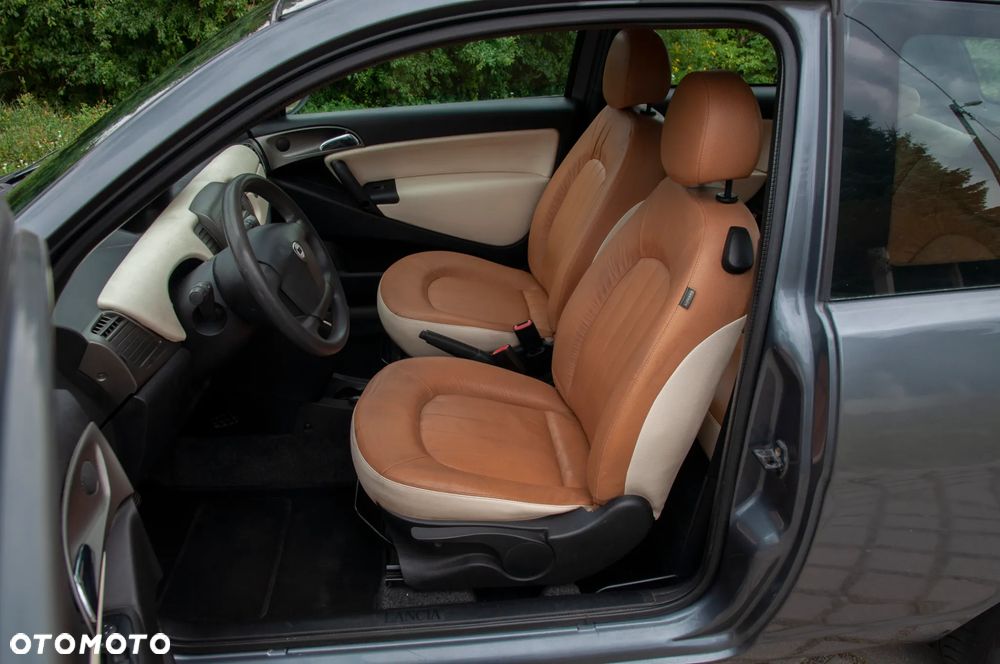 Lancia Ypsilon 1.2 16v Class - 12