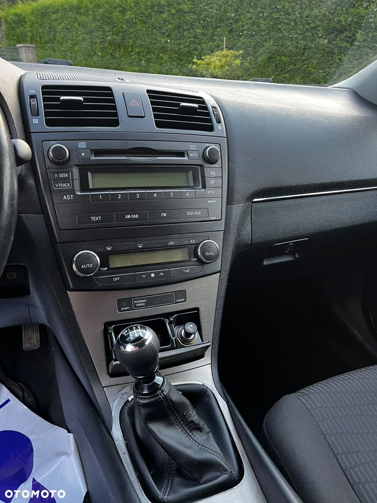 Toyota Avensis - 11