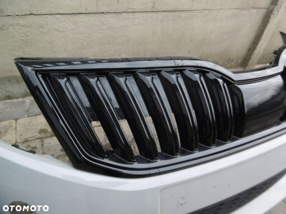 skoda octavia iii rs, vrs 5e0 lift - zderzak przedni - 4