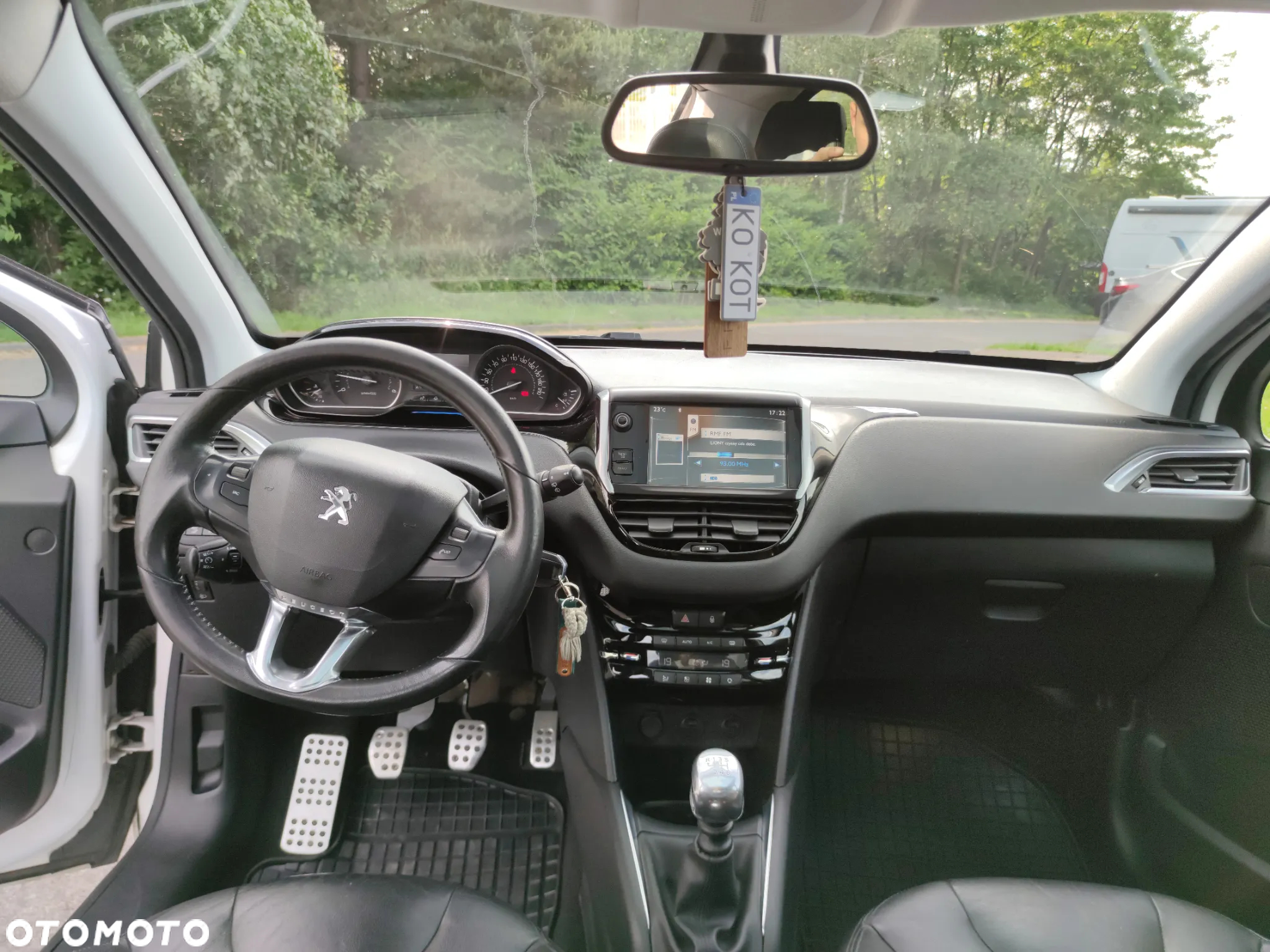 Peugeot 208 1.6 e-HDi Allure STT - 13