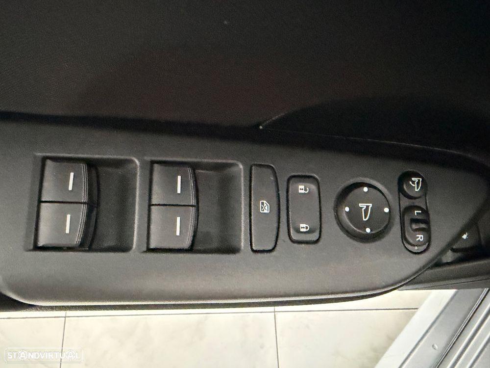 Honda Civic 1.5 i-VTEC Elegance Navi CVT - 38