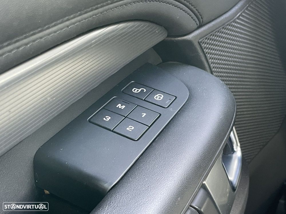 Land Rover Discovery 2.0 SD4 HSE Luxury Auto - 17
