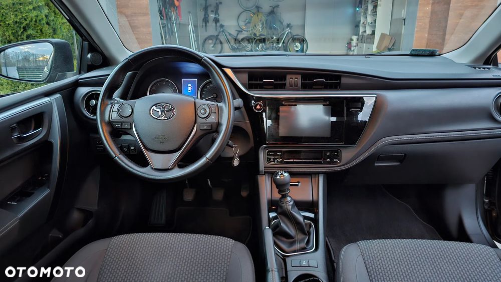 Toyota Corolla 1.6 Comfort - 9