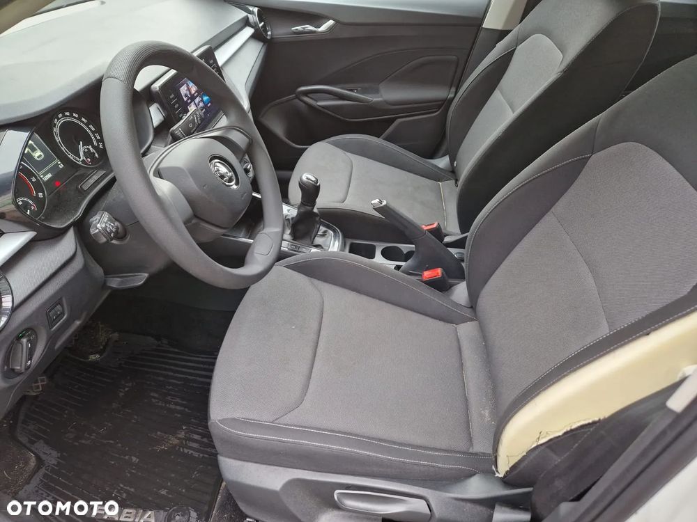 Skoda Fabia 1.0 TSI Active - 13