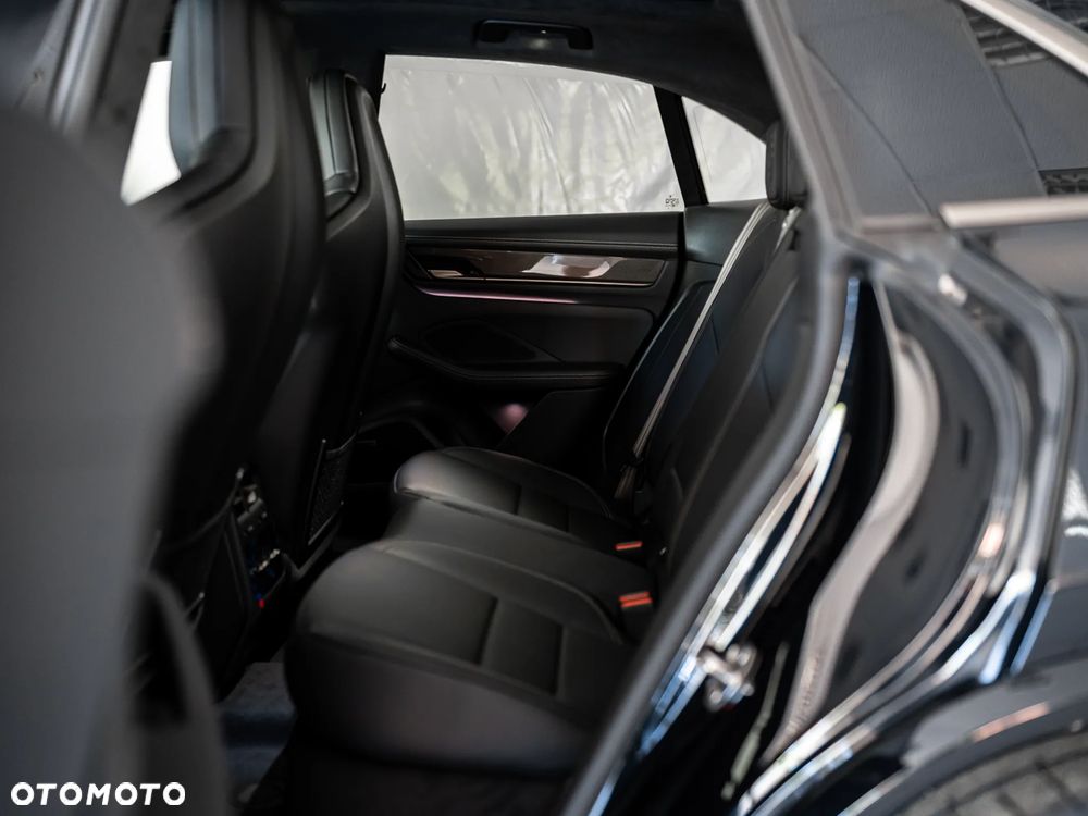 Porsche Macan Turbo - 16