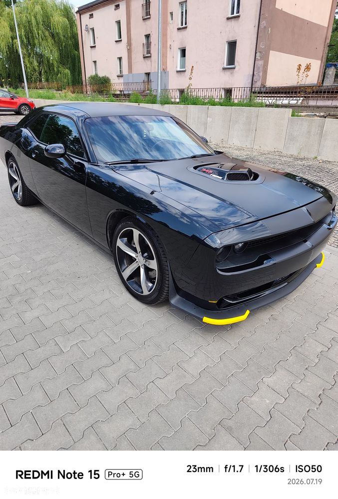 Dodge Challenger - 1