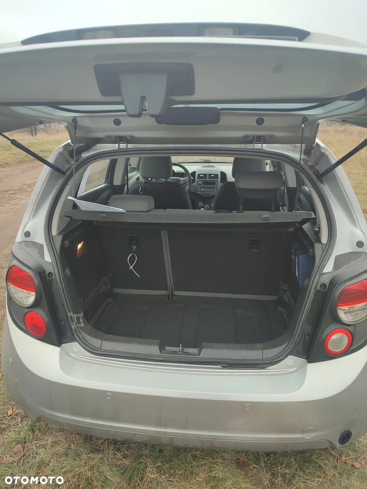 Chevrolet Aveo 1.2 LT - 14