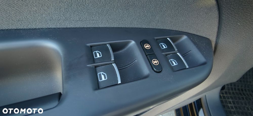 Volkswagen Touran - 35