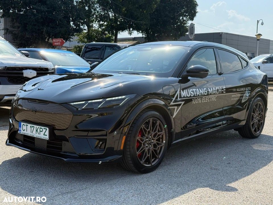 Ford Mustang Mach-E - 3