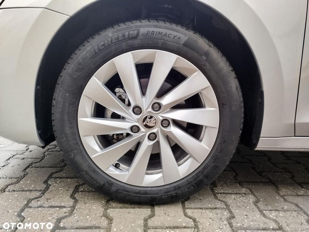 Skoda Octavia 1.5 TSI Selection - 8