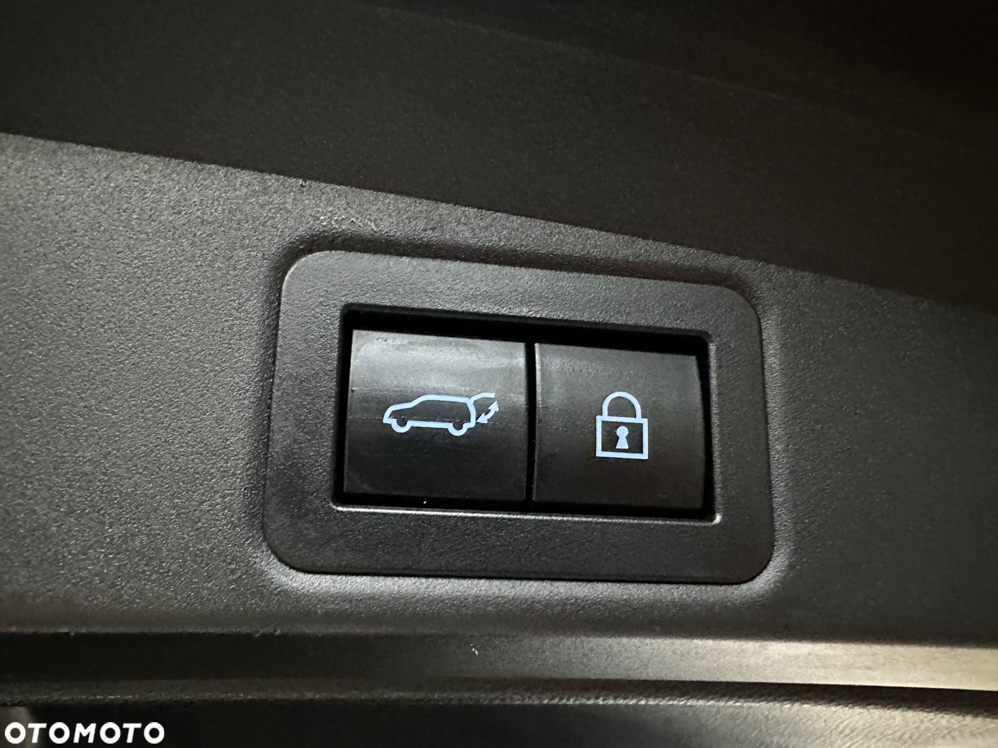 Toyota Corolla 2.0 Hybrid Executive - 21