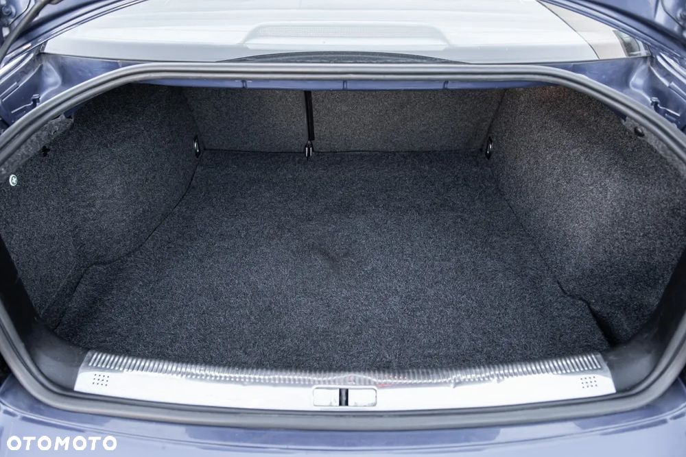 Volkswagen Passat - 23