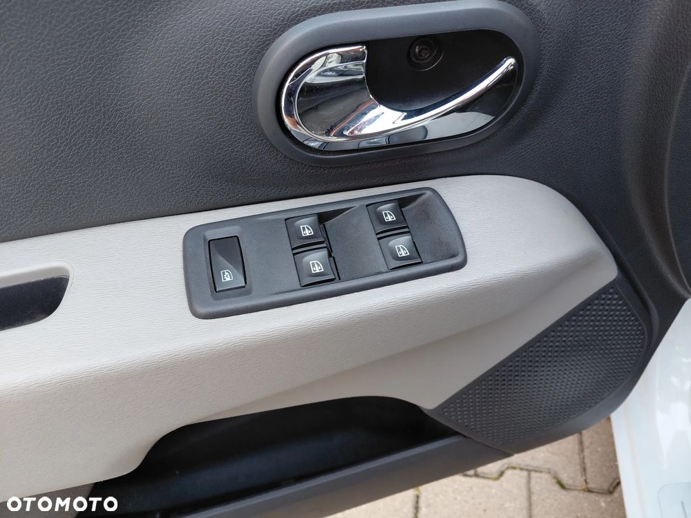 Dacia Lodgy 1.6 SCe Laureate S&S - 11