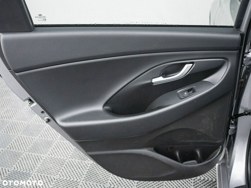 Hyundai i30 1.5 DPI Smart - 23