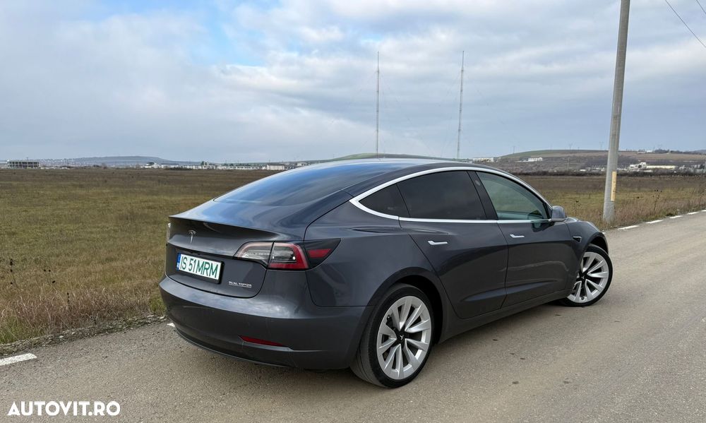 Tesla Model 3 - 3