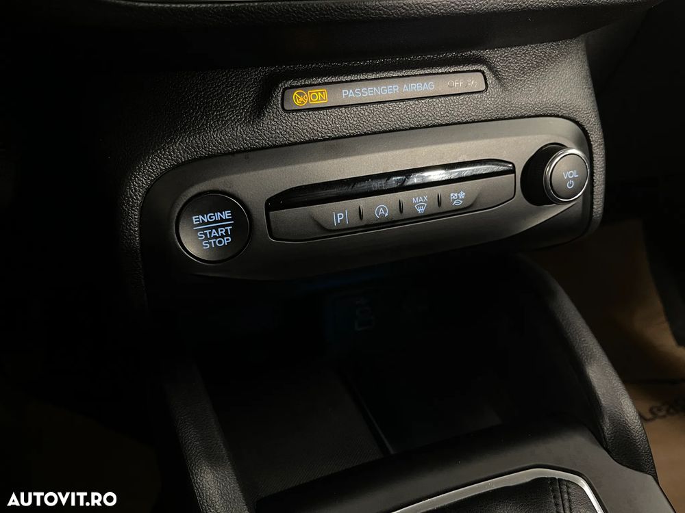 Ford Focus 1.0 EcoBoost 6MT MHEV Titanium - 21