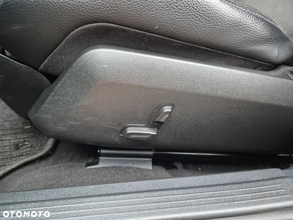 Mercedes-Benz Klasa E 200 CDI DPF BlueEFFICIENCY 7G-TRONIC Avantgarde - 17