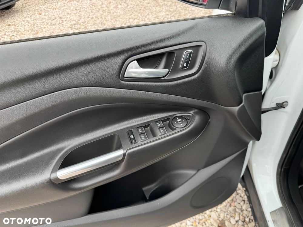 Ford Kuga - 10