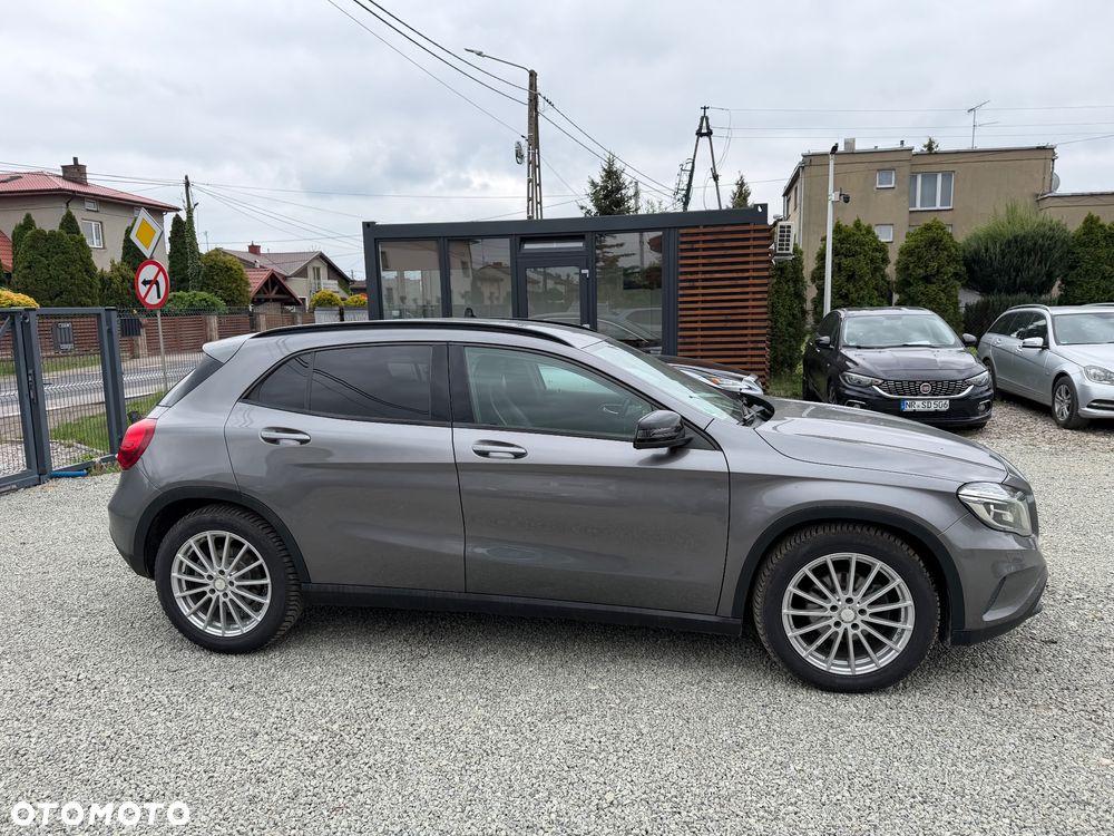 Mercedes-Benz GLA 200 Urban - 8