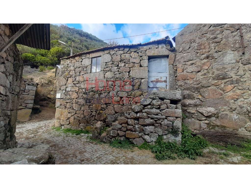 Moradia em pedra para venda em Cotelo - Grande imagem: 2/8