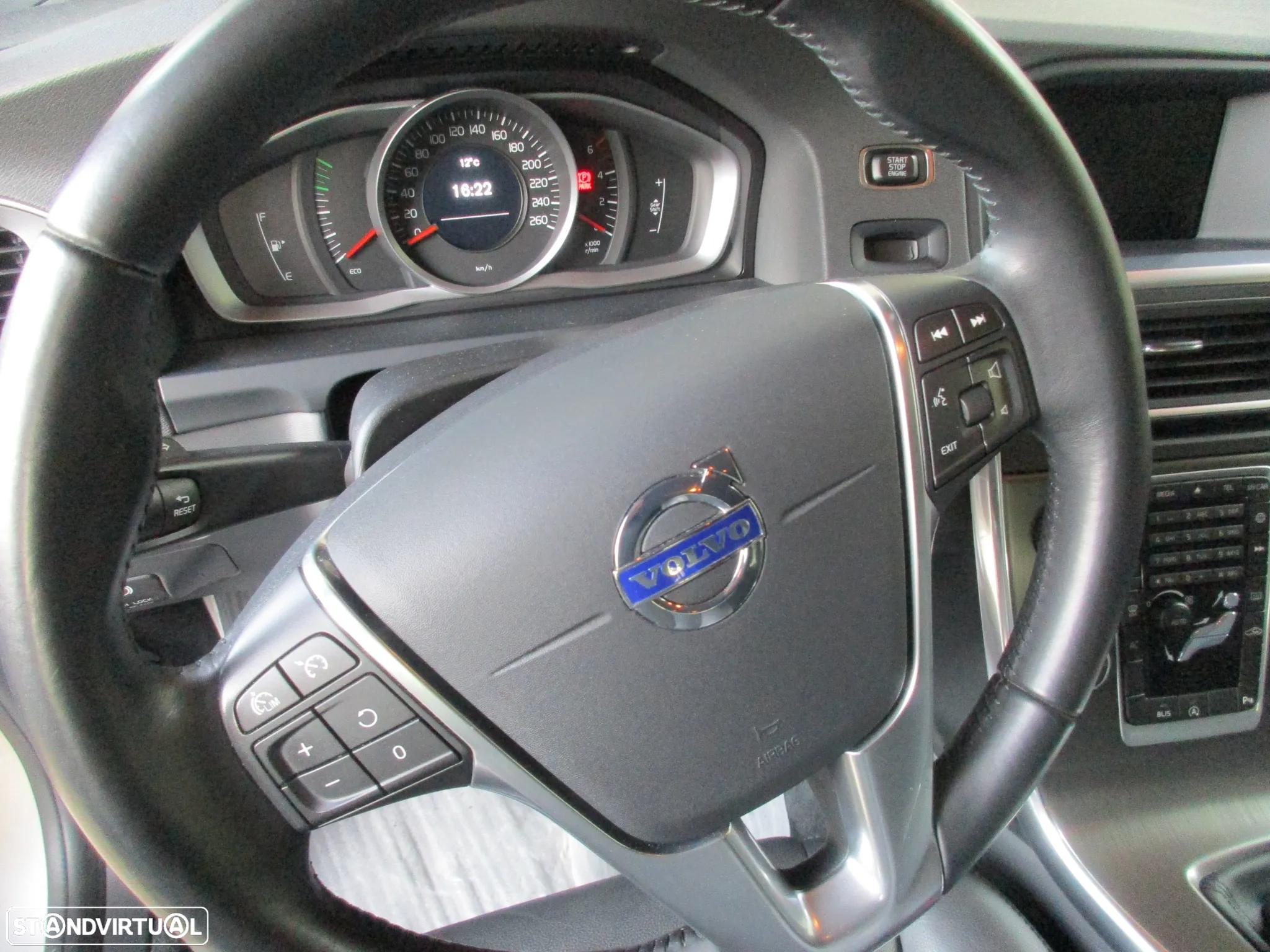 Volvo V60 2.0 D4 Momentum - 50