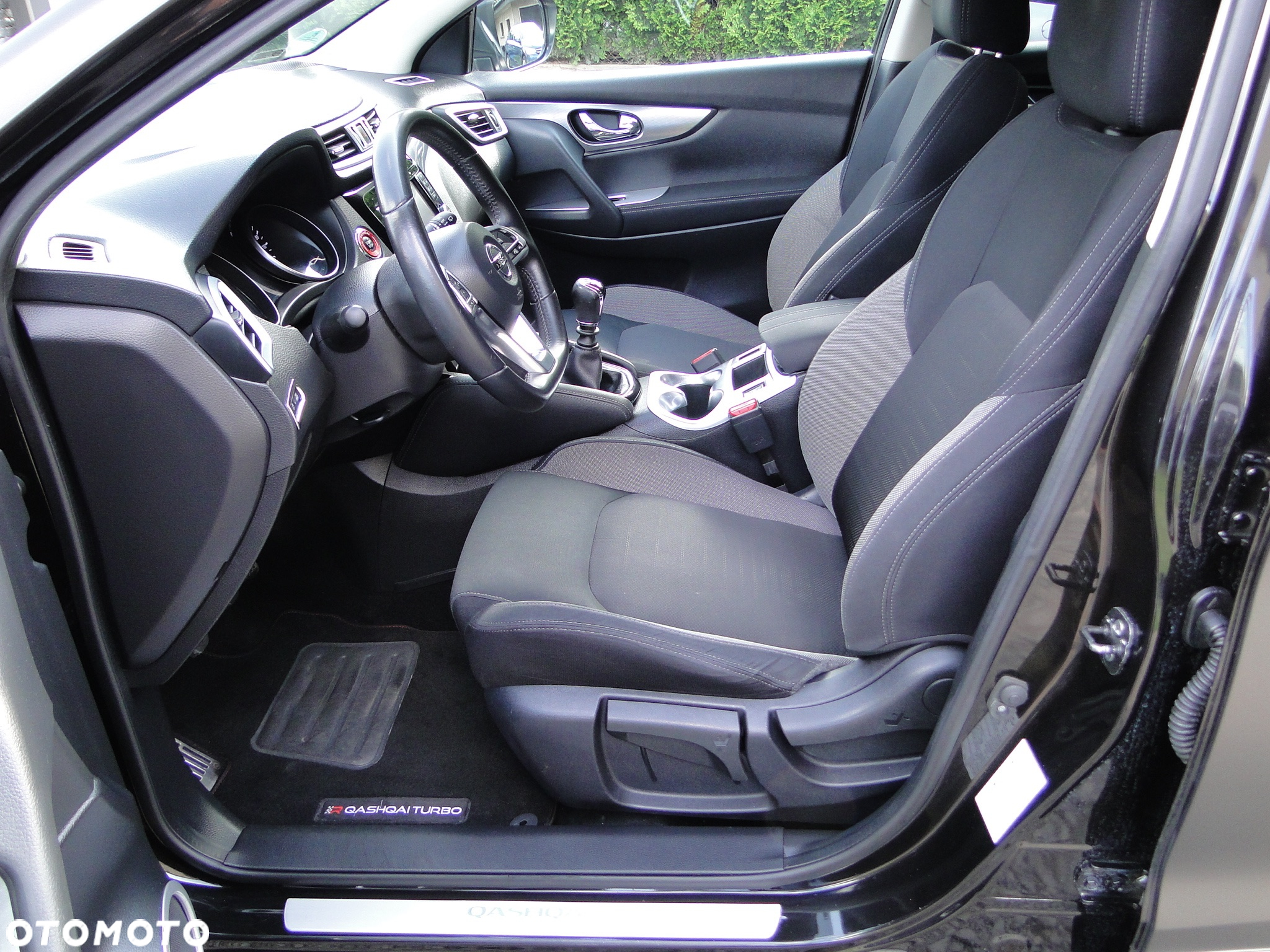 Nissan Qashqai 1.6 DIG-T N-Vision - 12