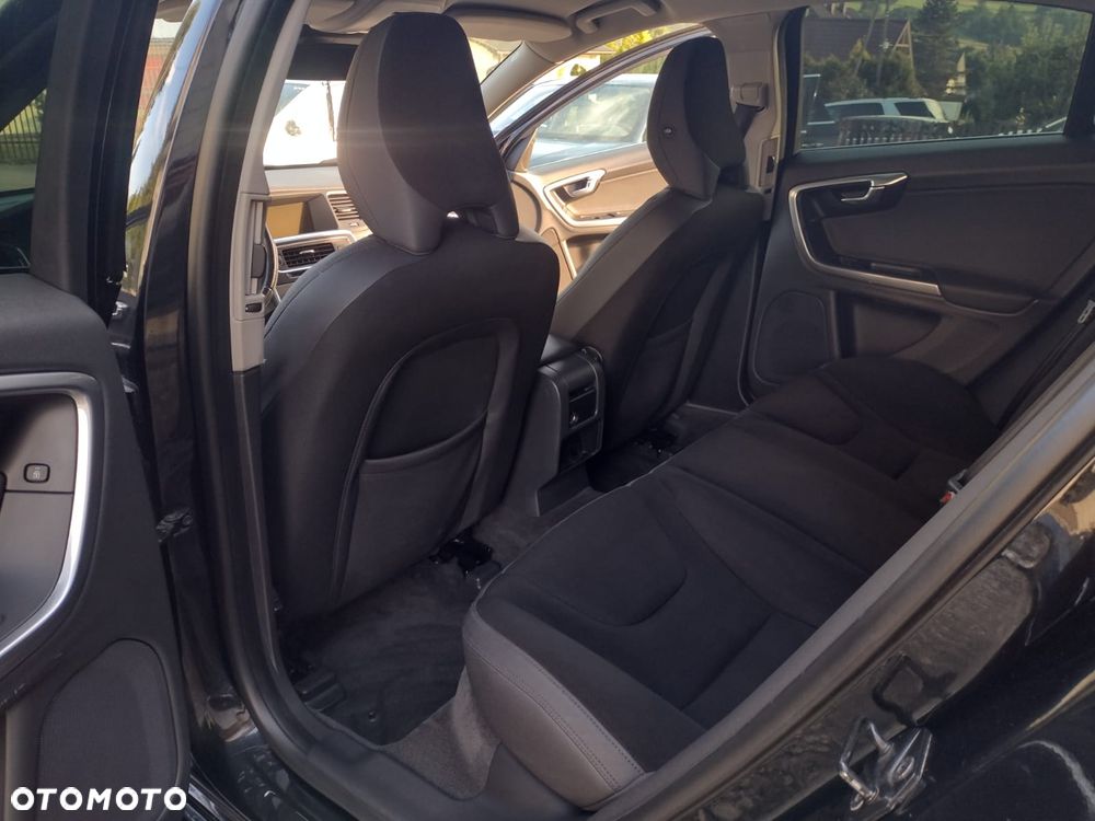 Volvo S60 D3 Geartronic Momentum - 6
