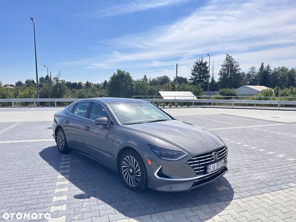 Hyundai Sonata - 1