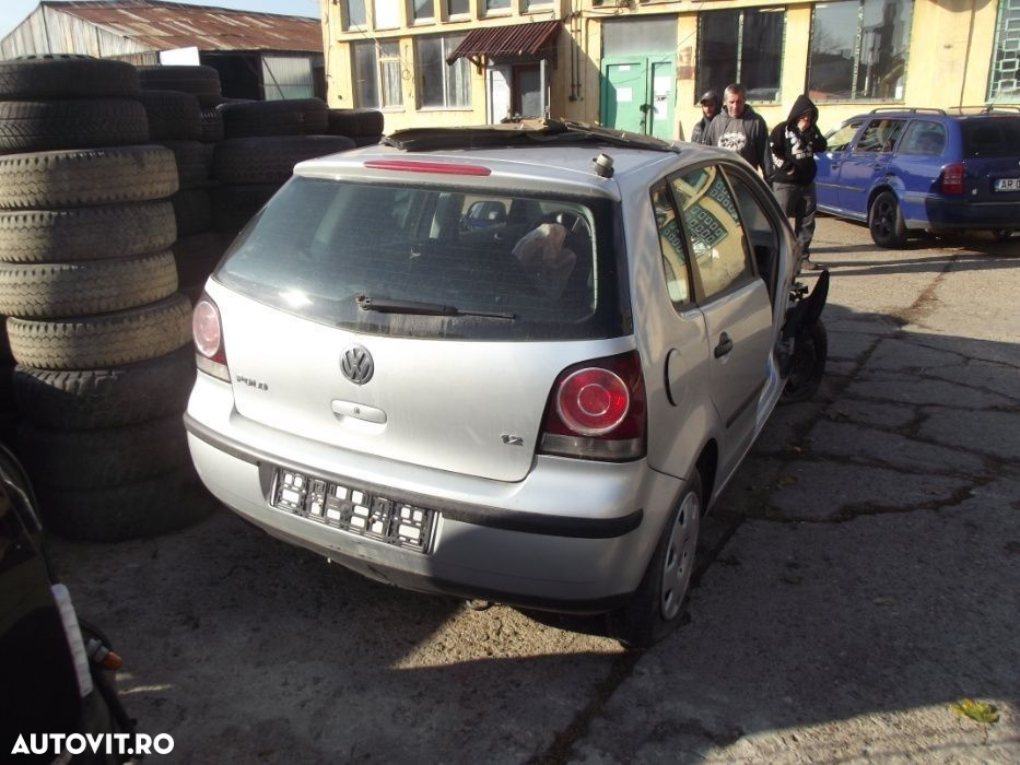 Dezmembrez VW Polo 9N2 facelift motor 1.2 BME cutie manuala clima - 2